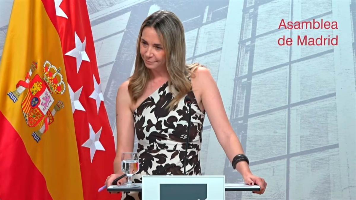 La portavoz del PSOE-M recuerda a la presidenta que el 2 de mayo “no es su fiesta privada”