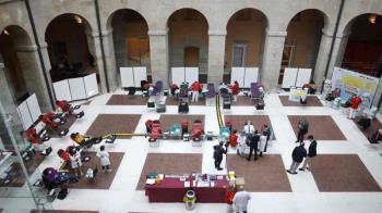 La Comunidad de Madrid despliega un maratón de donación de sangre en la Real Casa de Correos, 30 hospitales y unidades móviles
