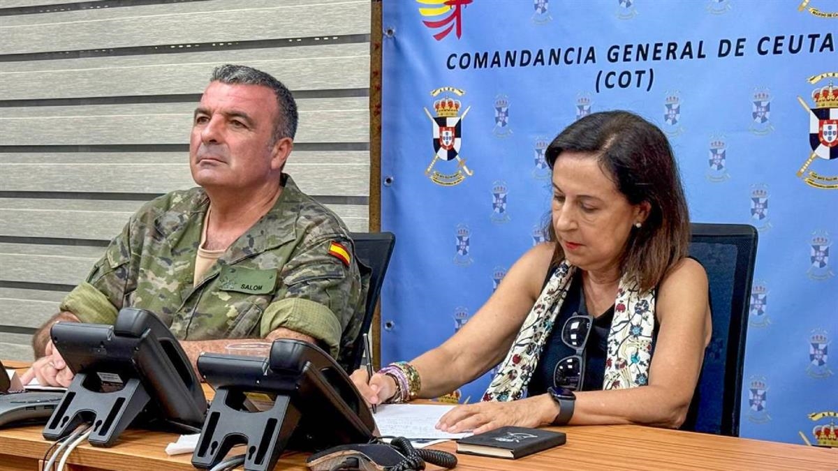 La ministra de Defensa avisa de que las ciudades autónomas "no se tocan"