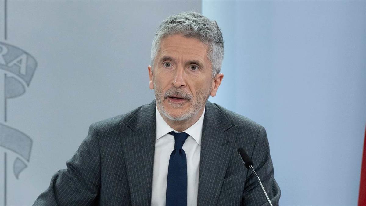 Grande-Marlaska considera que es momento “de rigor y no de precipitación”