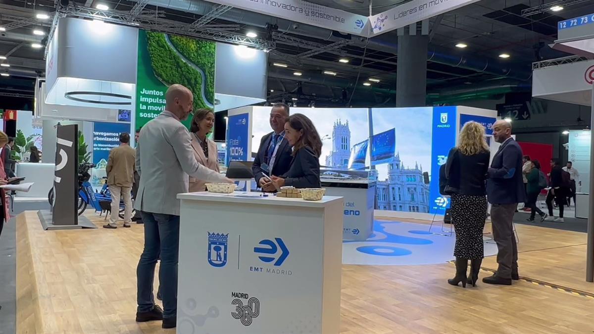 La portavoz socialista habla de la propuesta que llevan al pleno de noviembre para que el transporte eléctrico "llegue a toda la ciudadanía"