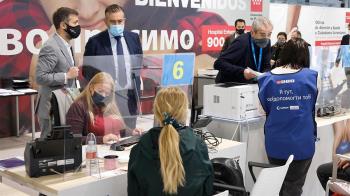 En menos de un mes cerca de 6.000 personas han sido asistidas en el centro sanitario por un equipo de 80 agentes, 32 de ellos ucranianos