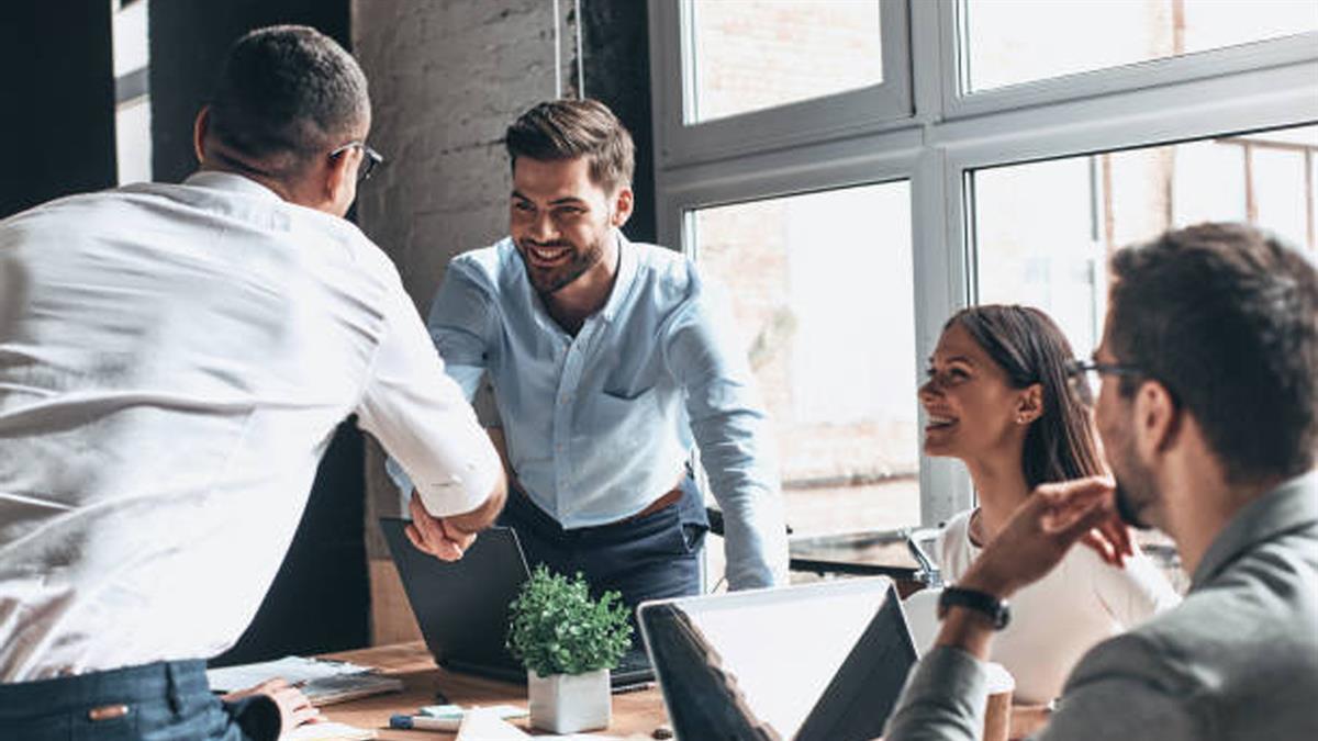 Ángel Niño también ha destacado la facilitación del Ayuntamiento en la constitución de 1.800 empresas 