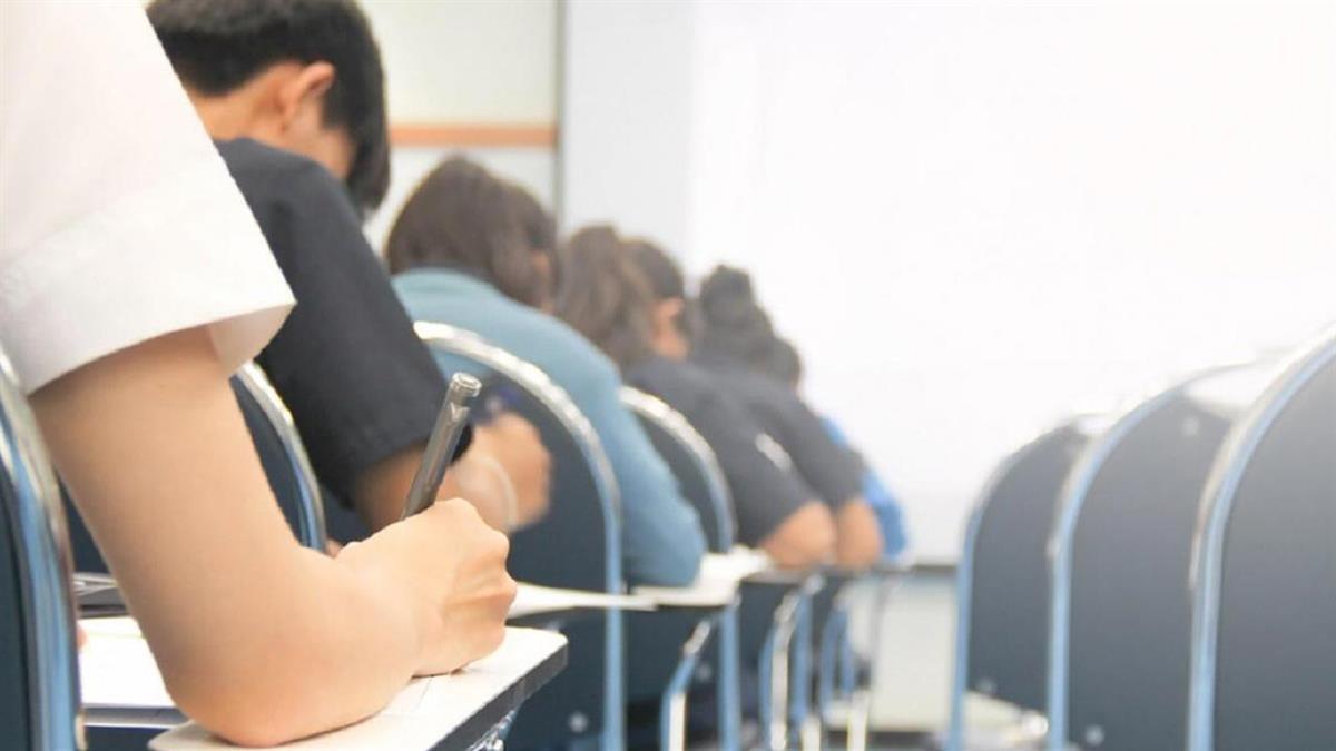 De ellas 2.228 pertenecen a las autorizadas hoy y otras 3.412 a las convocatorias de oposiciones publicadas este mes