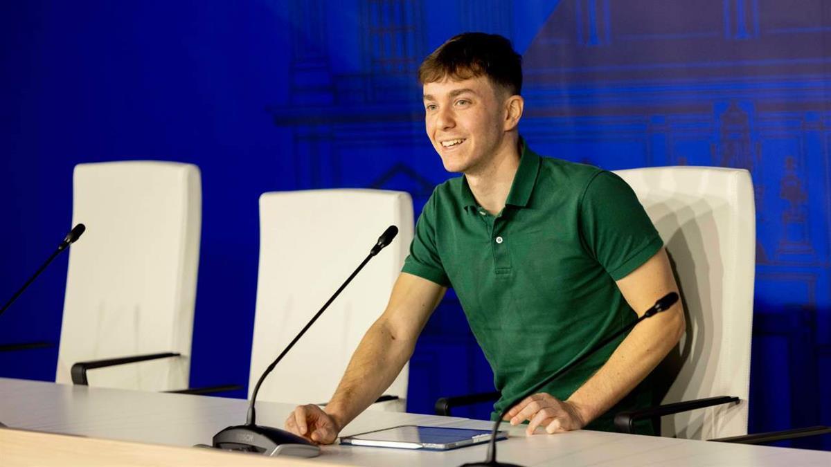 El portavoz en funciones de la de la formación, Eduardo Rubiño, denuncia un “cortijo” en Hortaleza