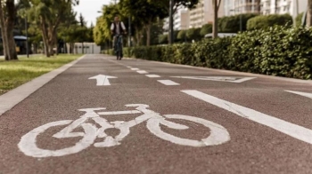 La formación llevará al Pleno una propuesta basada en el modelo de Rivas y reclamará un plan integral de movilidad sostenible