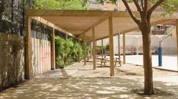 La formación lleva al pleno de este mes una propuesta para crear espacios adaptados frente al calor extremo