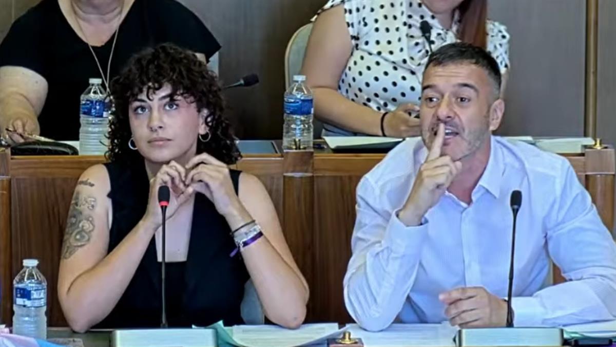 El Partido Popular interrumpe en varias ocasiones a dos concejalas de la oposición
