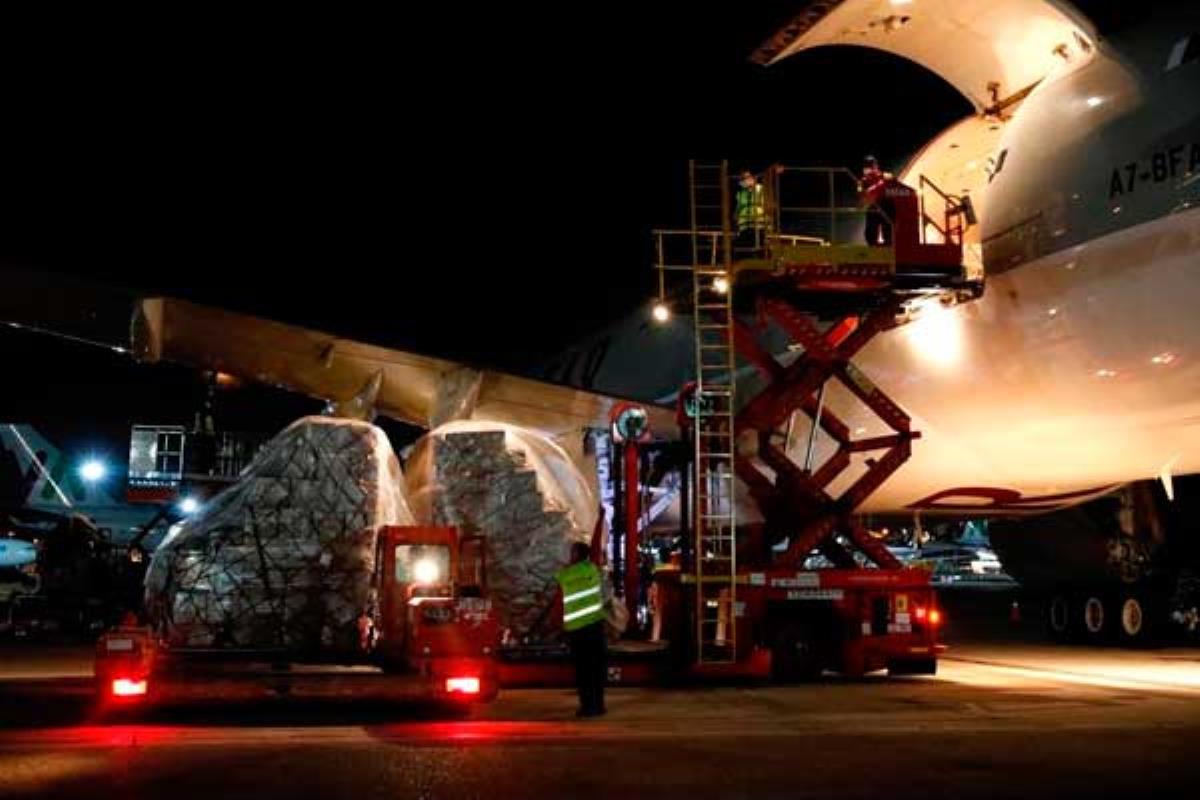 Más de 2,2 millones de unidades de material sanitario llegaron este fin de semana a Barajas
