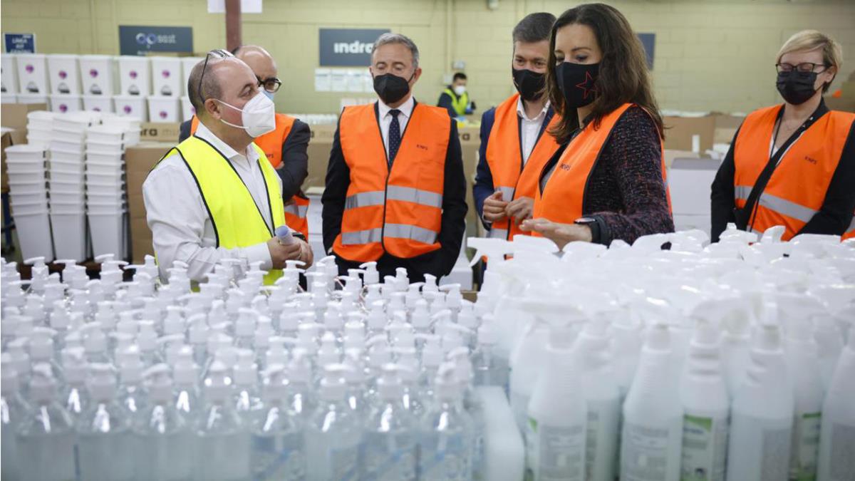 La Comunidad de Madrid ha presentado todo el material anticovid que se utilizará durante la jornada electoral del 4 de mayo