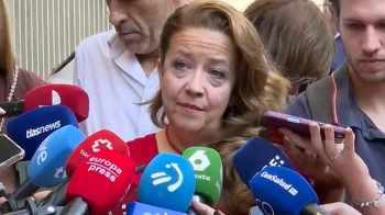 La consejera de Sanidad de Madrid tilda de "mentiras" las cifras del Ministerio y describe a una ministra "sola" y sin apoyos