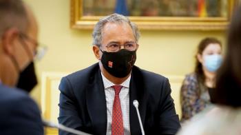 Se mantendrán medidas sanitarias como el uso de mascarilla, mayor limpieza y desinfección de centros o coordinadores covid