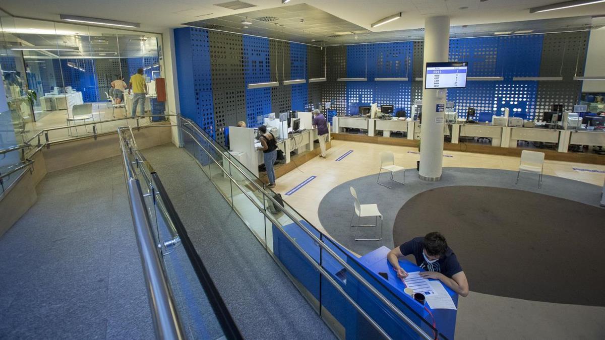 En la Campaña de la Renta del pasado año los técnicos de la Agencia Tributaria Madrid ayudaron a casi 1.500 personas mayores de 65 años