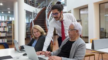 El Ayuntamiento continúa enseñando a las personas mayores a usar las nuevas tecnologías