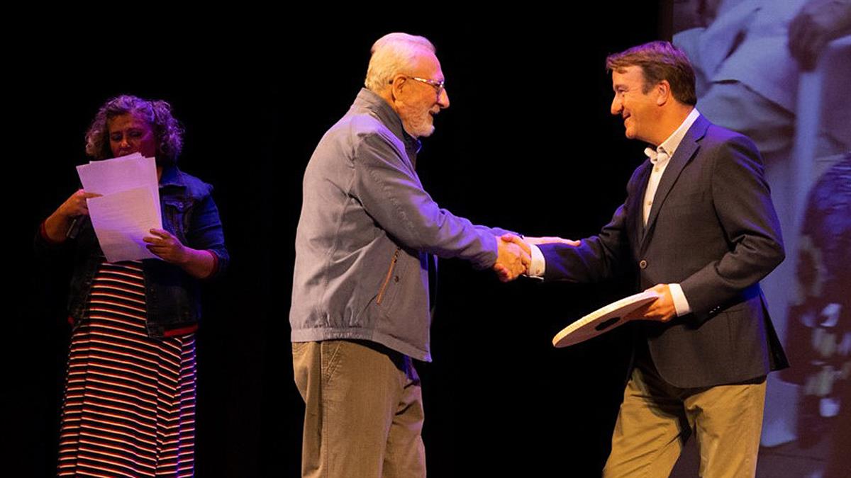 El ayuntamiento celebra los premios ‘Personas Mayores Esenciales’