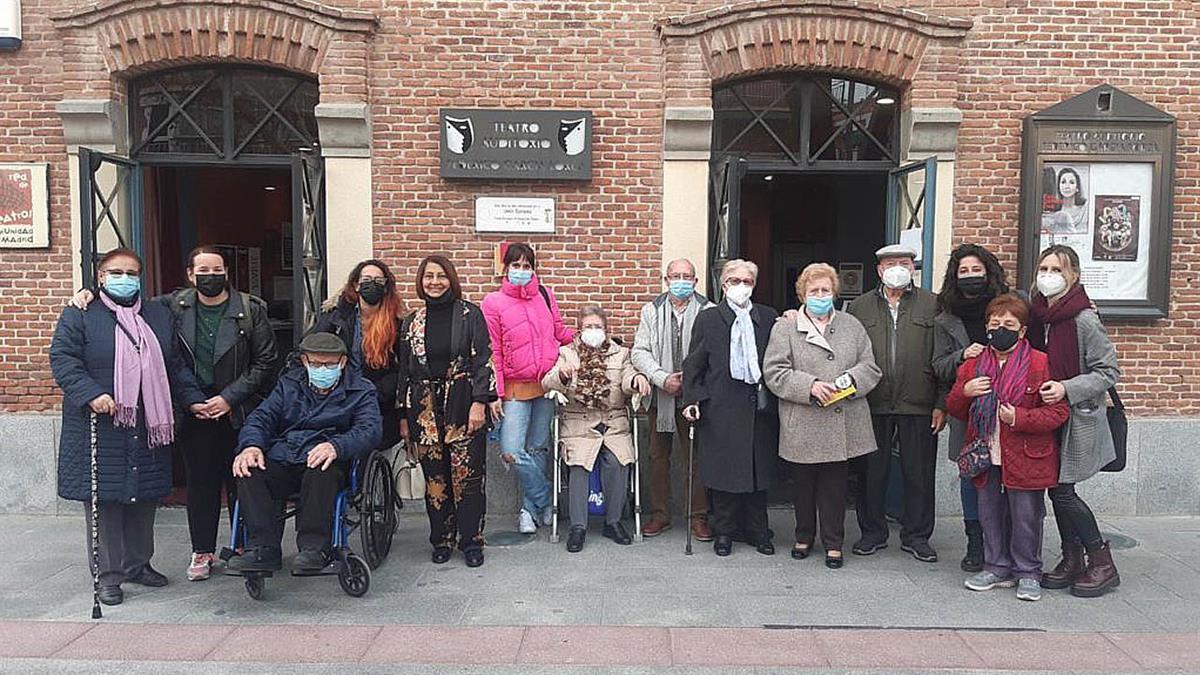 El programa "soledad no deseada" cuenta con 71 mayores y 20 voluntarios