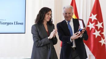 Ha recibido la Medalla Internacional de las Artes de la Comunidad de Madrid