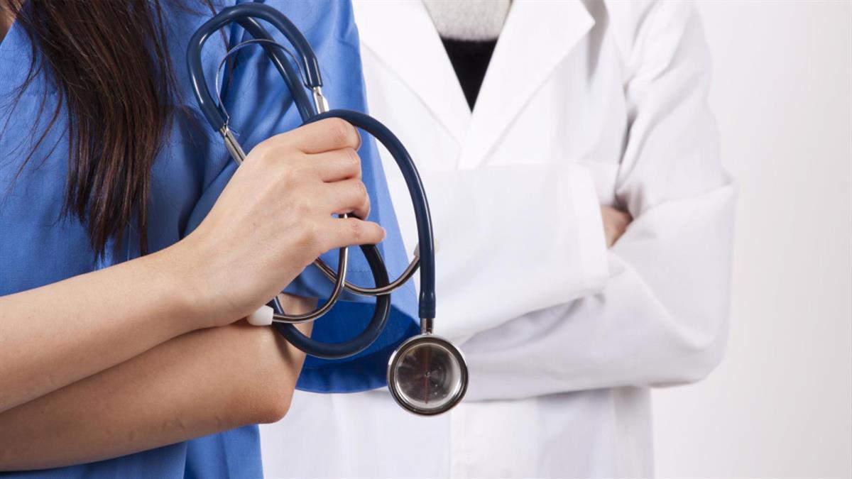 Cerca de 40 médicos entre los 100 mejores de España