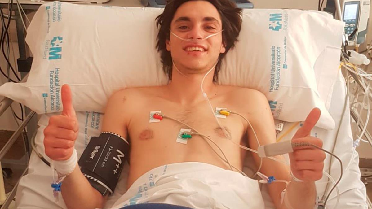 El futbolista se desplomó, se golpeó la cabeza y comenzó a convulsionar