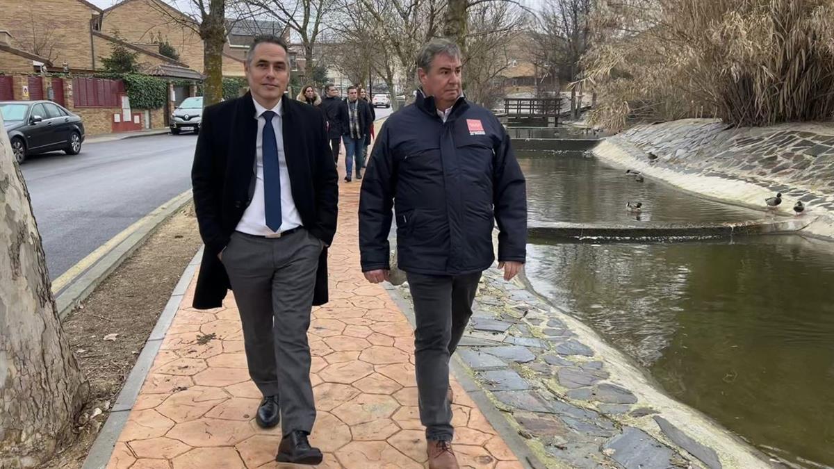 El Viceconsejero de Presidencia, José Antonio Sánchez, visitó nuestro municipio para ver el resultado de las obras sufragadas por el Plan de Inversión Regional 