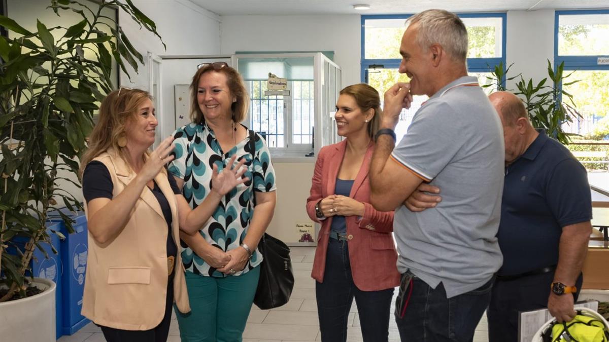 El Ayuntamiento invierte en la mejora de estos centros en la ciudad