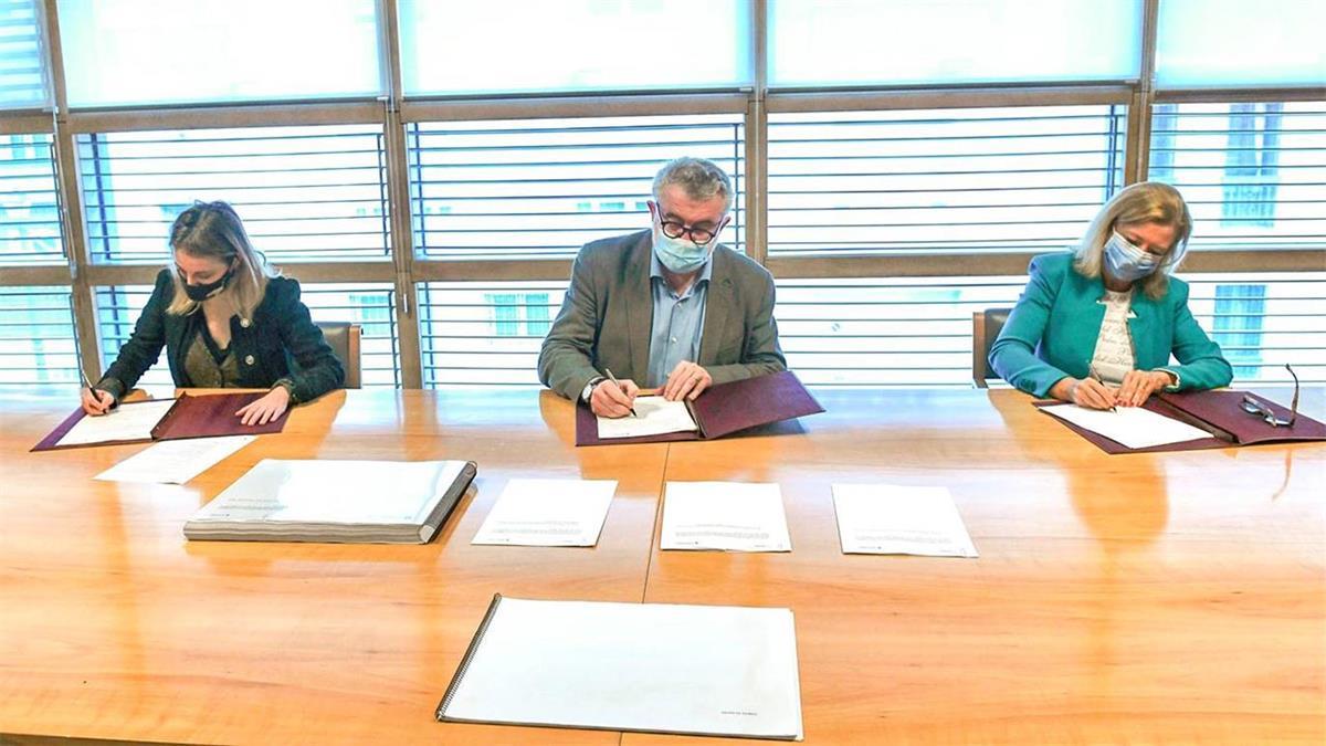 El Ayuntamiento y el Museo del Prado firman un convenio para mejorar el entorno del Salón de Reinos