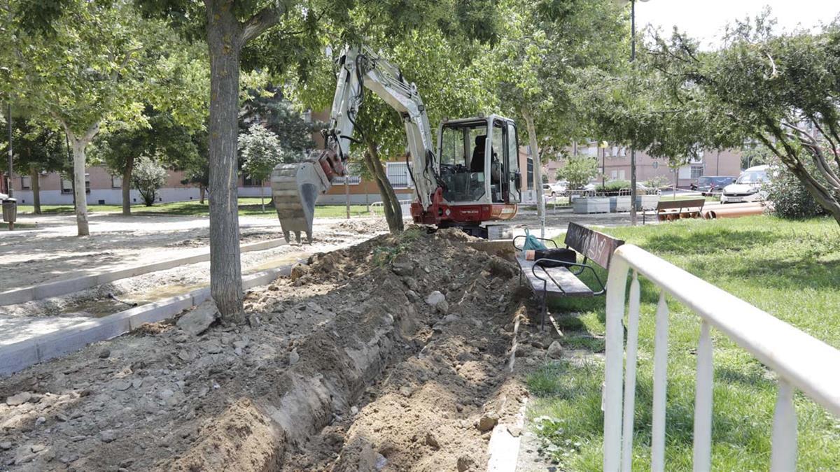 Se está aprovechando el verano para sacar adelante dos proyectos en el barrio de El Bercial
