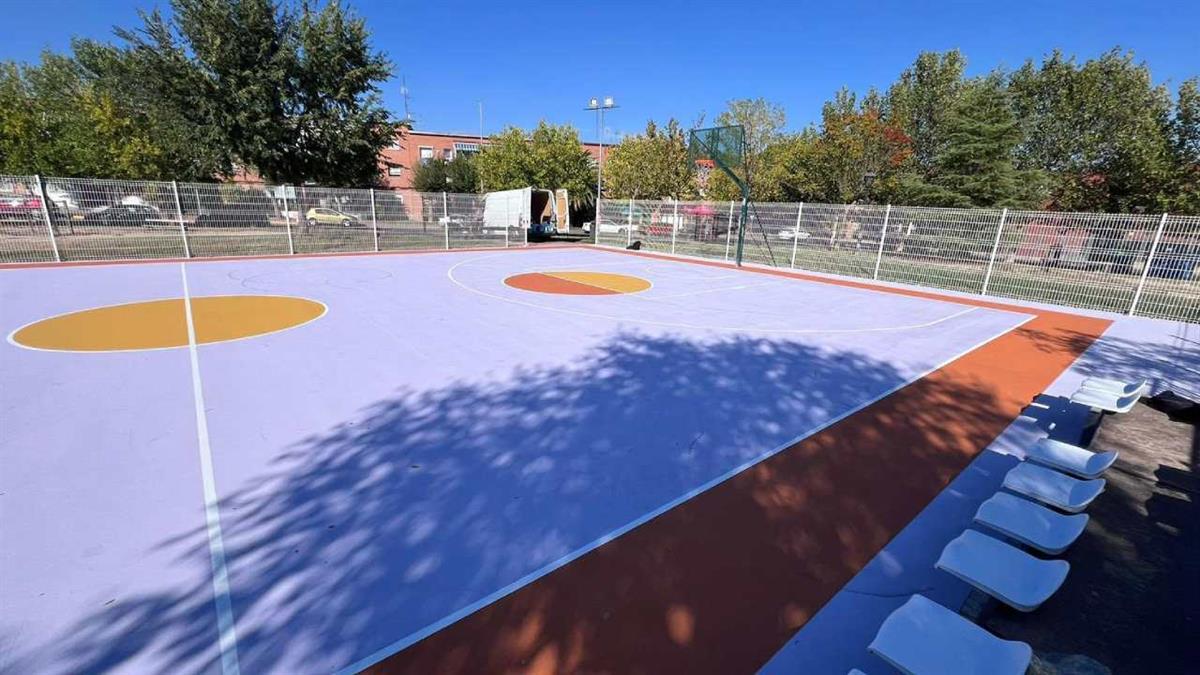 Han realizado obras de mantenimiento en la cancha de baloncesto 