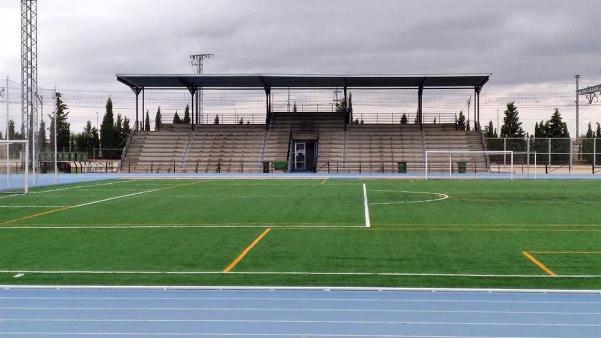 Se ha llevado a cabo la reposición del césped artificial de las instalaciones