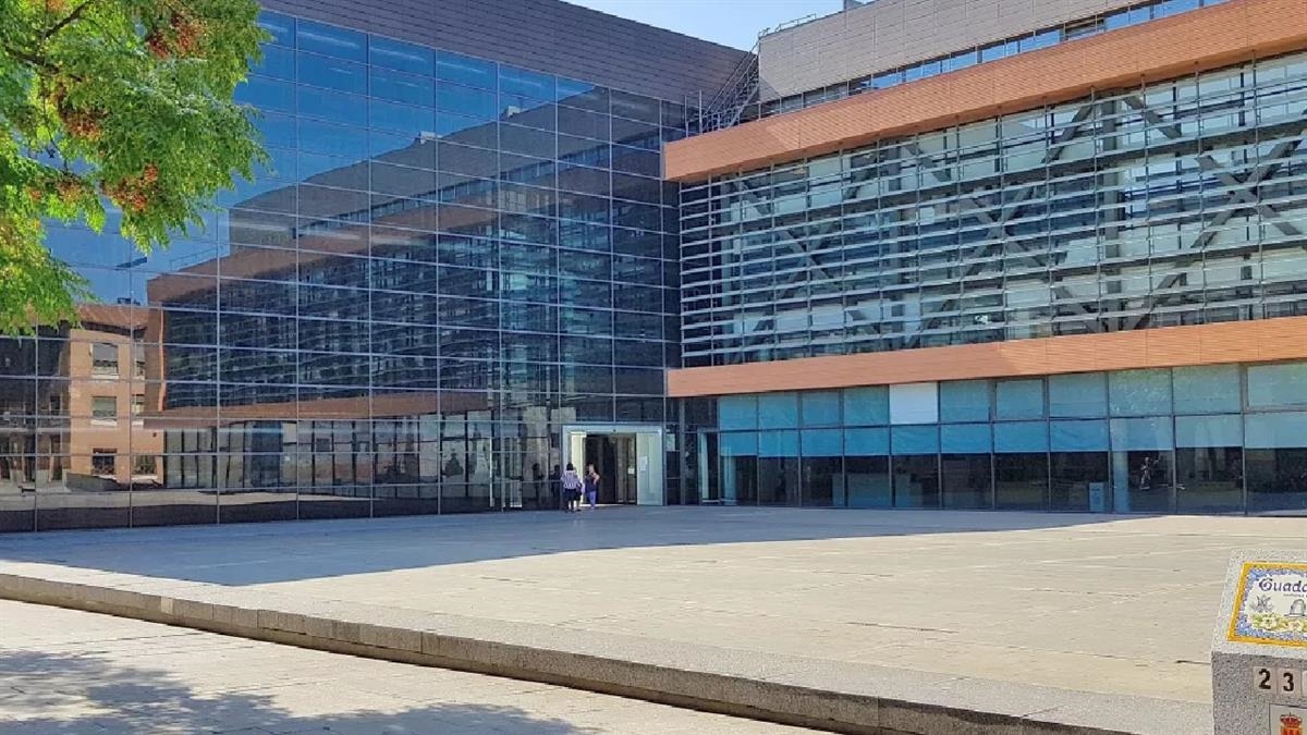 Familias y clubes deportivos participan activamente en la campaña “Yo cuido, tú cuidas, en Alcorcón cuidamos en corresponsabilidad”
