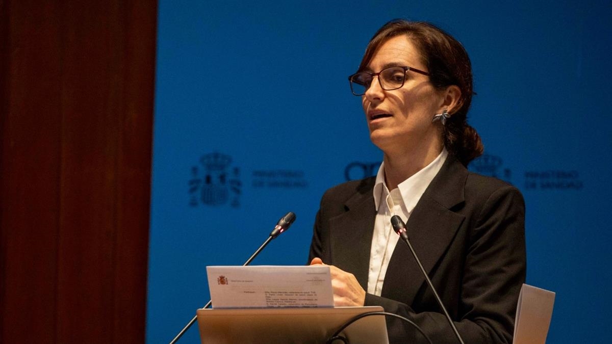 La ministra de Sanidad asegura que las guardias cuentan para la vida laboral, y los médicos responden