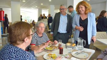 Éxito de acogida del nuevo servicio de cafetería y comedor en el centro de Mayores Adolfo Suárez