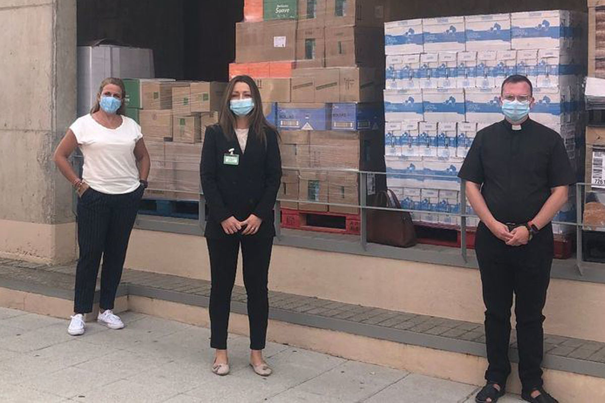 Colabora con más de 275 comedores sociales y más de 60 bancos de alimentos y otras entidades sociales de España y Portugal