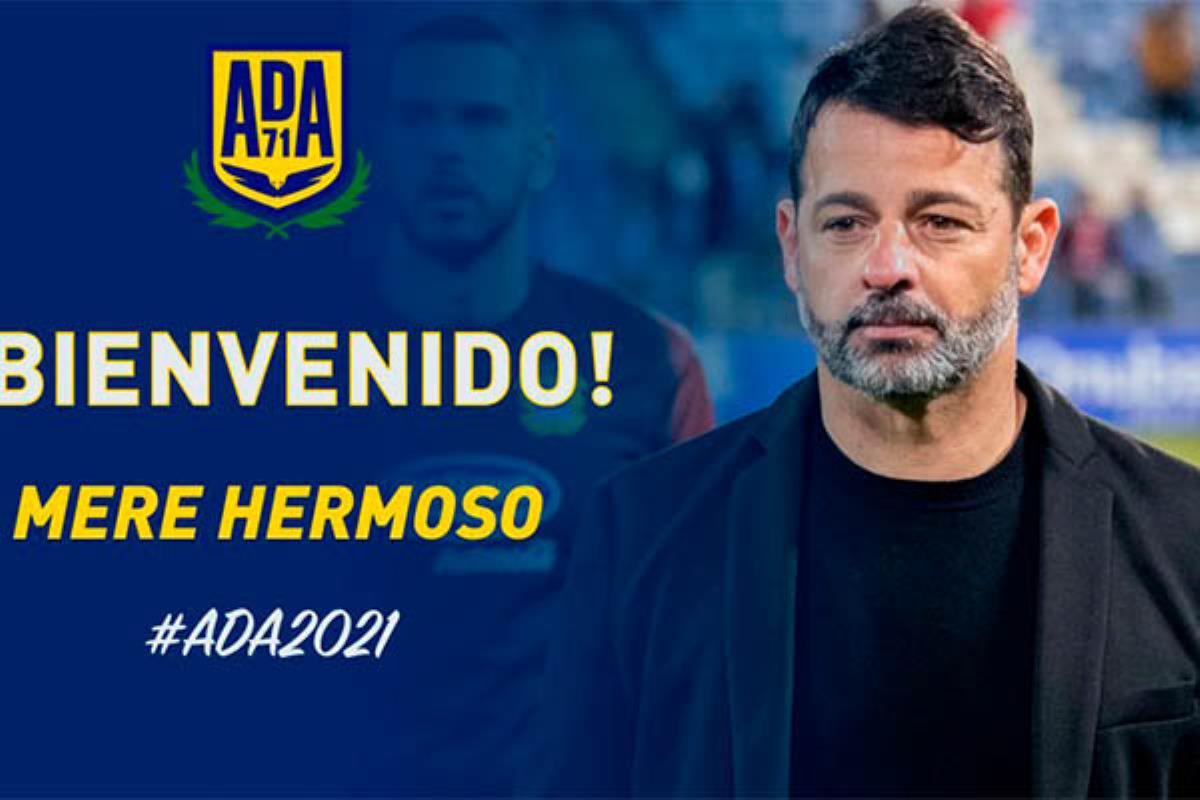 El técnico gaditano firma por una temporada con el club alfarero
