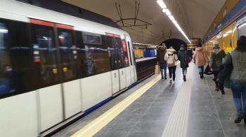 Los trenes de Metro se han reducido un 4% en hora punta y un 10% en hora valle