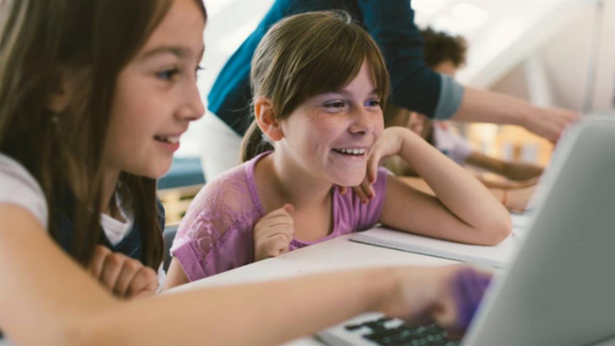 Se realizarán 50 talleres en centros educativos y una jornada online 