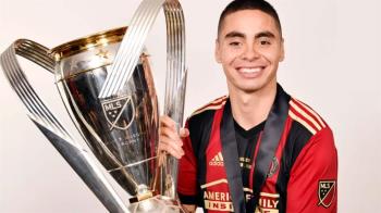 Almirón no solo es un jugador talentoso, sino también un ejemplo de constancia y esfuerzo.