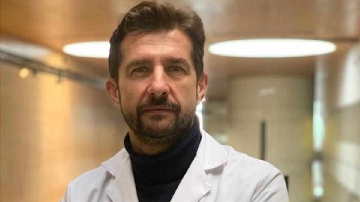 Este profesional es jefe del Servicio de Urología del HRJC