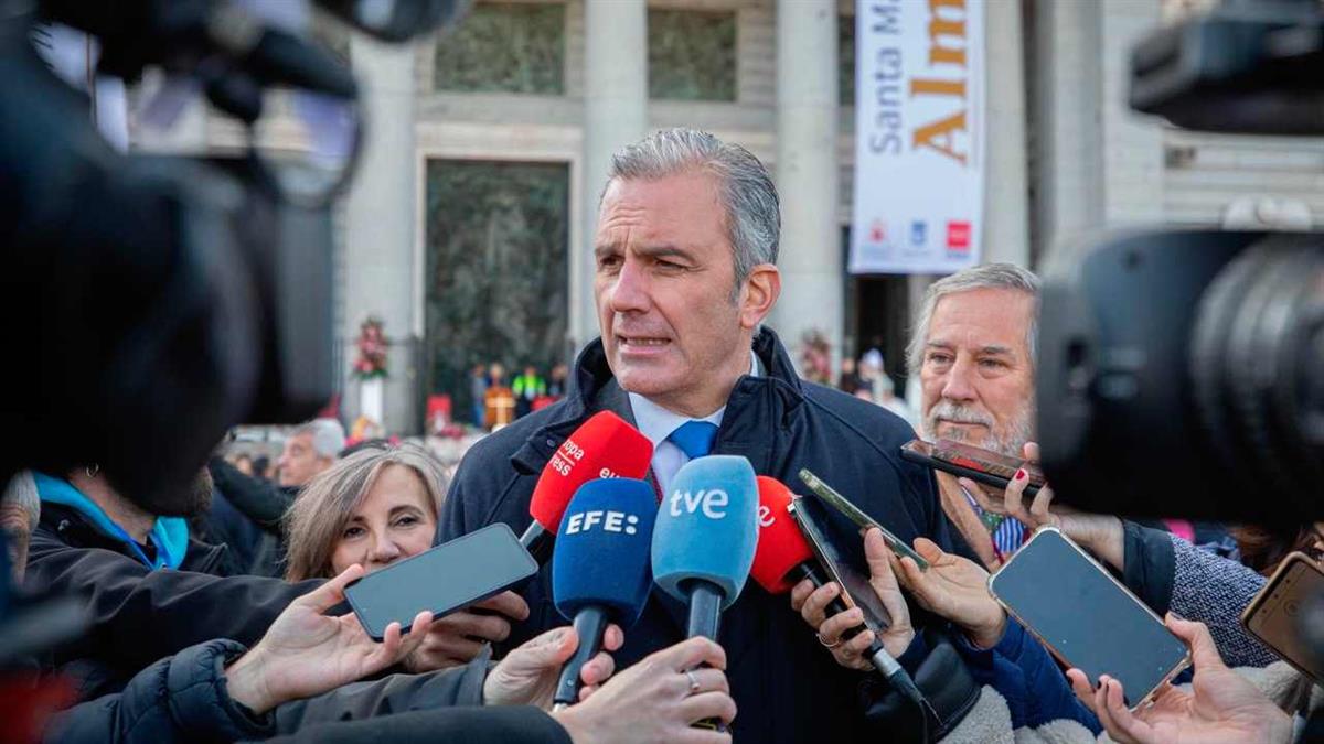 El grupo municipal señala a los partidos “que siguen al pie de la letra sus dictados”