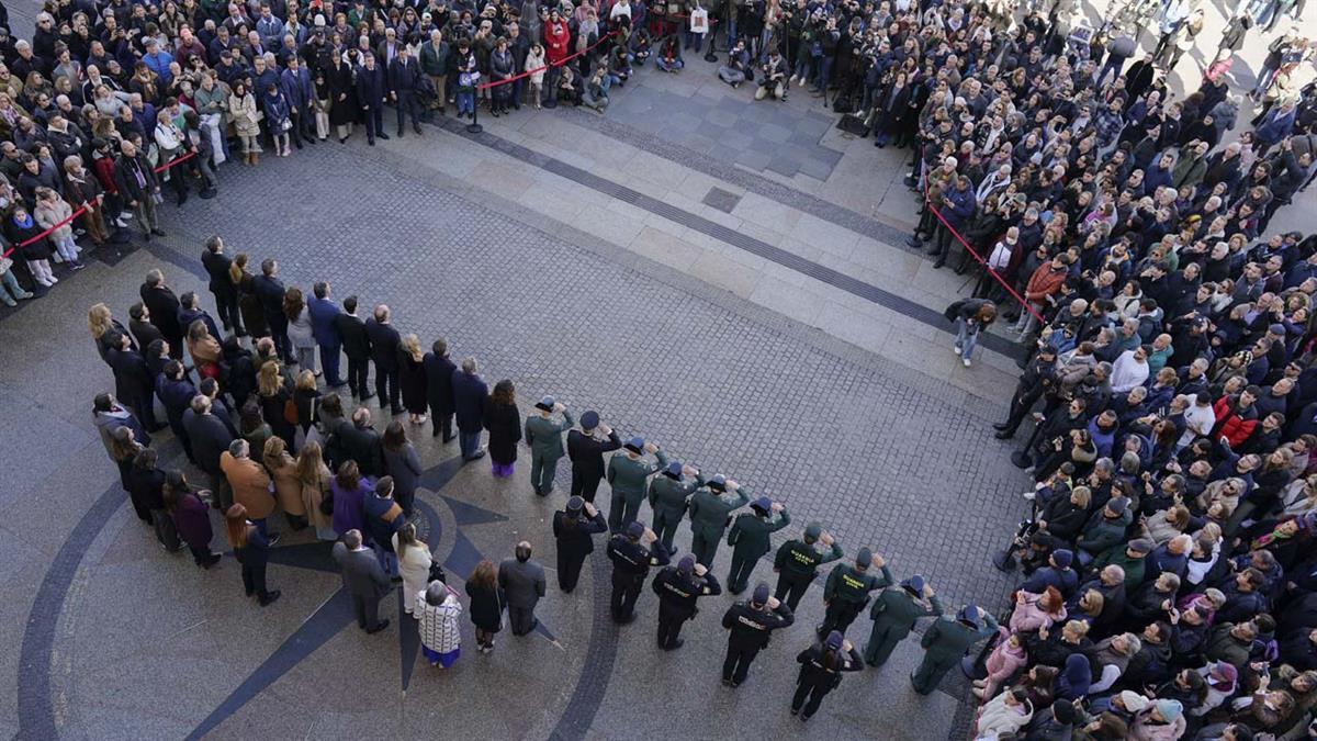 Comunidad, Ayuntamiento y FMM reconocen a las víctimas de los narcos del pasado viernes