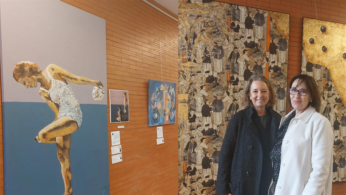 La concejala del distrito, Cayetana Hernández de la Riva, ha inaugurado hoy esta exposición que permanecerá abierta hasta el 31 de marzo
