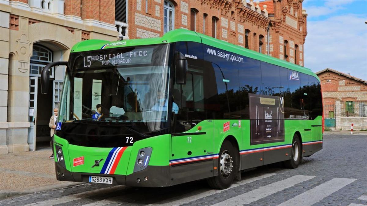 Aprobada por unanimidad la propuesta del PSOE tras "las decisiones erróneas del delegado de Transportes"