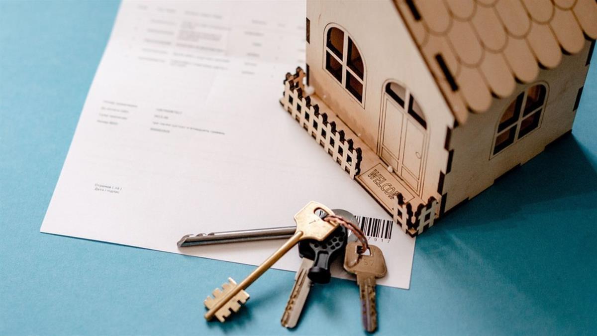 La moción pide que el ayuntamiento modifique el procedimiento de enajenación de las parcelas municipales