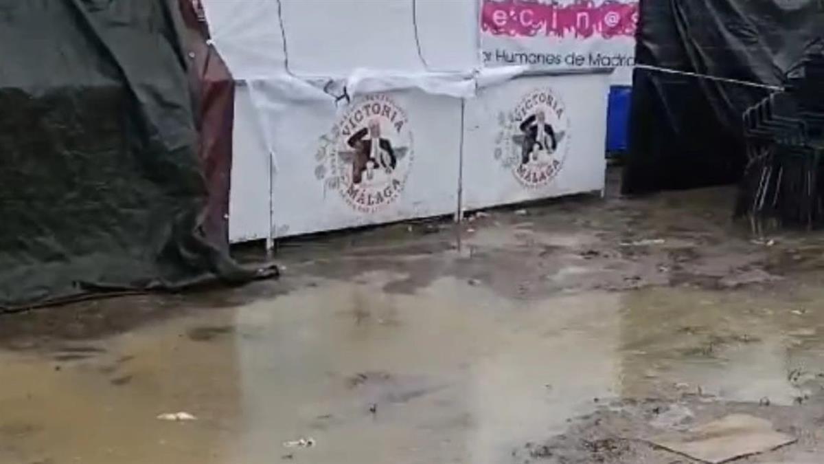 Las lluvias este año durante las fiestas dejaron parte del espacio embarrado e impracticable