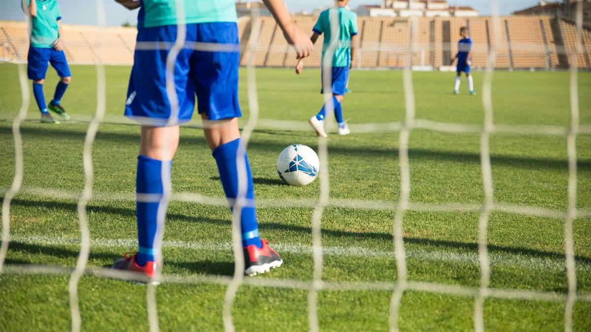 Los socialistas llevan al pleno de junio una moción pensada para fomentar el patrocinio del tejido empresarial y comercial a los clubes deportivos