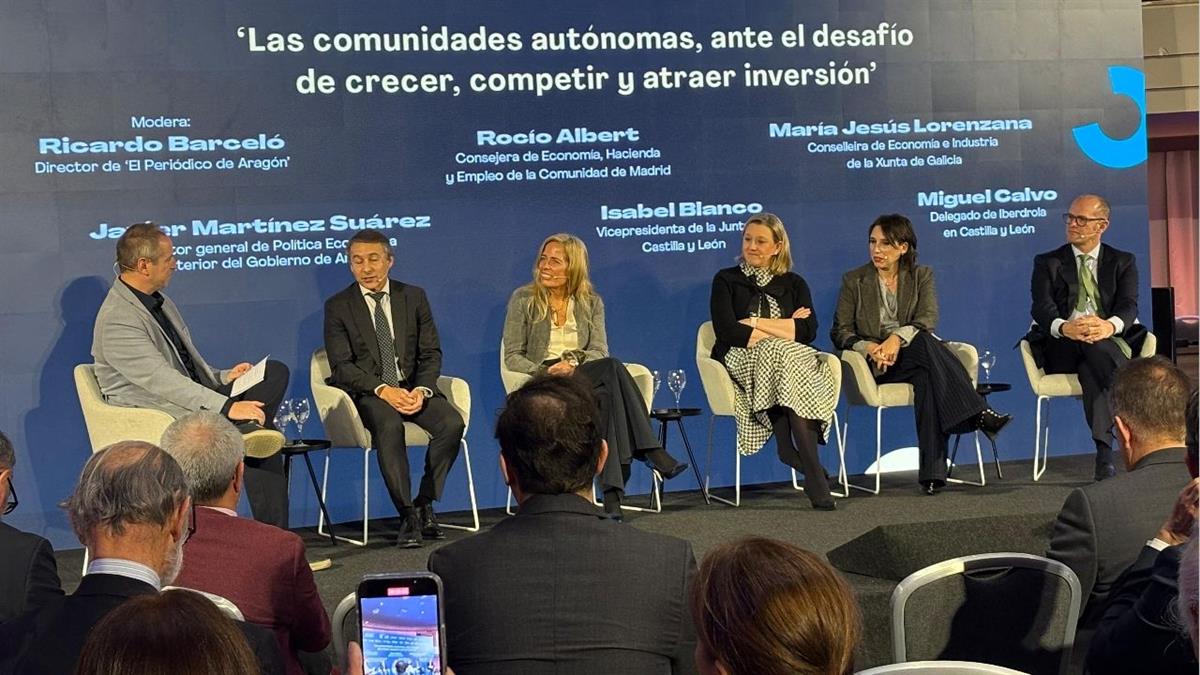 La consejera de Economía expuso las políticas de estabilidad institucional y apuesta por las infraestructuras