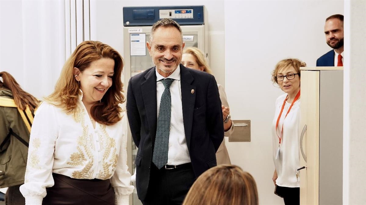 El Centro de Salud Enfermera Carmen Vázquez ha contado con una inversión de cinco millones de euros y dispone de consultas de medicina, enfermería o trabajo social