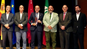 El sistema de limpieza contempla el control continuo de aparición de grafitis