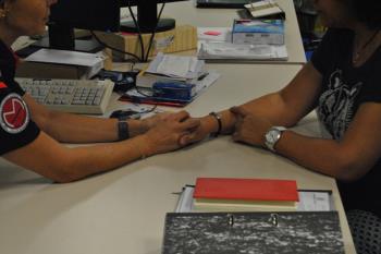 Lee toda la noticia 'Móstoles refuerza el seguimiento de las supervivientes de violencia de género'