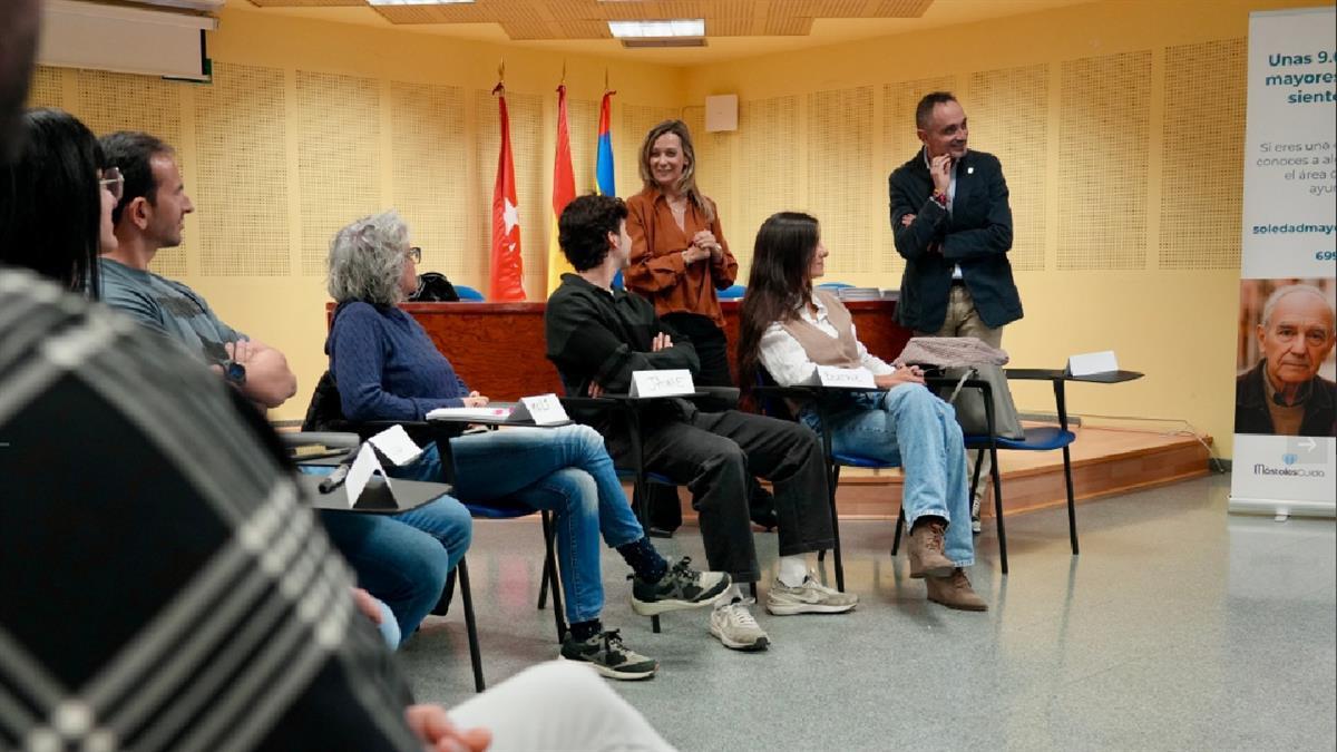 El Ayuntamiento imparte formación a 60 entidades, asociaciones y comercios adheridos a la Red de Soledad No Deseada
